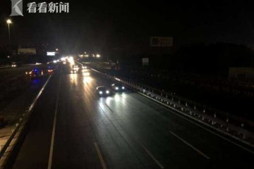 全国487个高速公路省界收费站零点悉数吊销