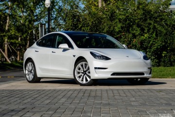 起价格跌破30万特斯拉Model3官方再调价