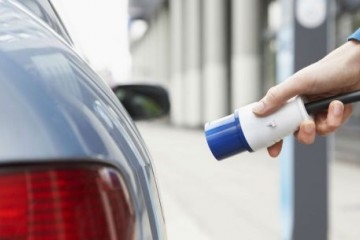 两三万就卖贱价处理的二手电动汽车哪来的