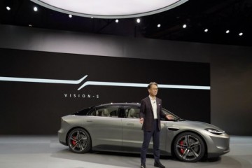 索尼轿车来了定位四门轿跑配全面屏叫板丰田本田