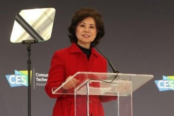 美交通部长赵小兰美国发布无人驾驶4.0方案以保证技能领先地位