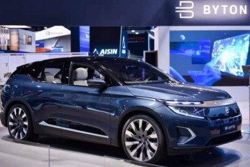 拜腾首款量产车MByte北美首秀自带48英寸显示屏的移动家庭影院