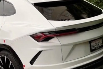 兰博基尼SUV贴膜血手印版画仍是全球首台上街回头率5颗星