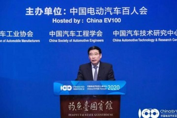 苗圩今明两年车市将筑底企稳新能源轿车补助本年不退破