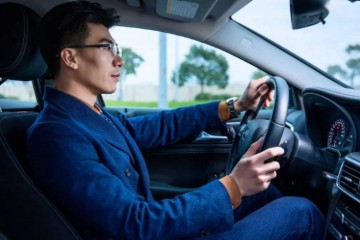 爱车一旦开释这4种信号阐明你的刹车就要失灵了快把车停下吧