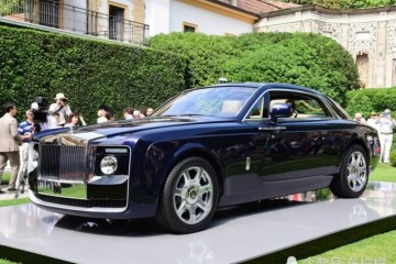 红旗H9官图发布网友咱们也有劳斯莱斯了