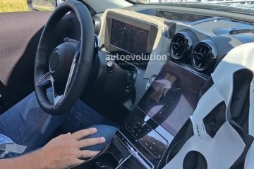 全新奔跑C级谍照曝光内饰方面改变显着