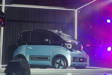 造型科技感十足新宝骏E300正式露脸