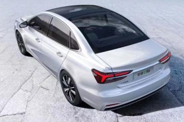 装备一体式全景天窗荣威Ei6更多装备曝光