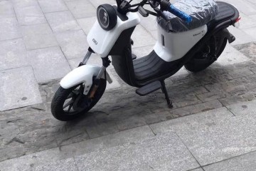 骑上我的智能小牛电动车简便顺利更安心