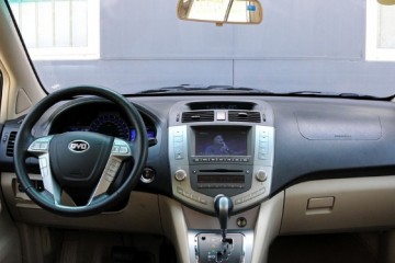 比亚迪中文按键被骂太土车企老总王传福我国汉字不管怎样都要坚持