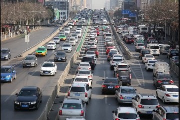 马车版五菱之光推翻三观直接用马当时轮网友百公里油耗一把草