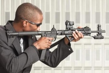 折叠式步枪却能兼容手枪弹匣所谓的全能卡宾枪终究有多全能