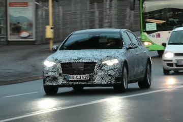 全新奔跑S级路试谍照图曝光内饰更有科技感