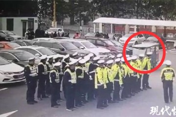 交警队开晨会酒驾司机竟然开车冲进了大院