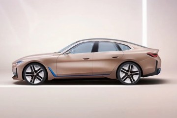 刚刚宝马换新logo成为史上最通明车标