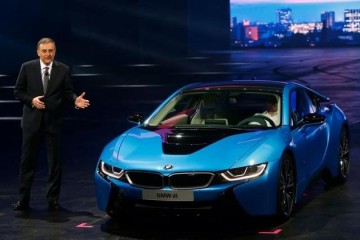 宝马最热销的插混跑车下月停产五年内将推全新电动跑车