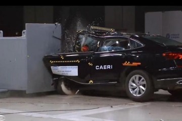 汽质团丨C-IASI帕萨特断A柱上汽群众首发声车主直言毫无诚意