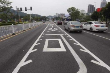 锯齿车道究竟怎么走不明白别上路了全家驾照都不行扣