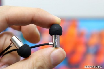 89元乐海泛舟带线控贼简便余音GY-07耳机体会