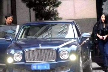 王思聪总算不低调开600万豪车炸街副驾小姐姐却比豪车更抢镜