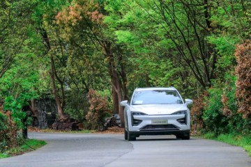 广汽蔚来首款量产车价格发布26.26万起5月开端交给