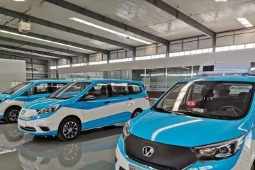 电动汽车不必充电成功集团敞开电动汽车换电新形式