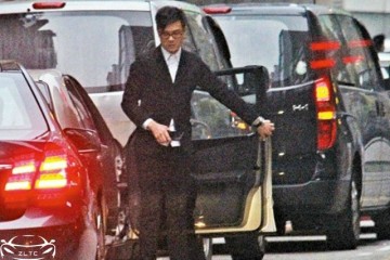 林家栋的座驾18年前开18万的美丽现在的座驾仍旧低沉