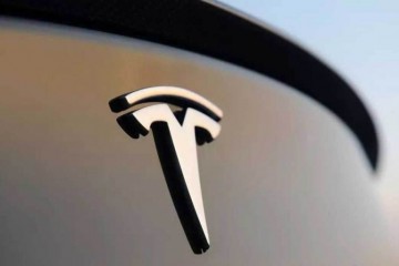 你问问那些特斯拉车主买车的时分考虑蔚来了吗